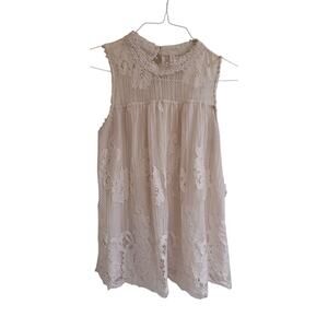 Xhilaration Blouse, Women's Size Medium beige, sleeveless, Lace, Embroidered
